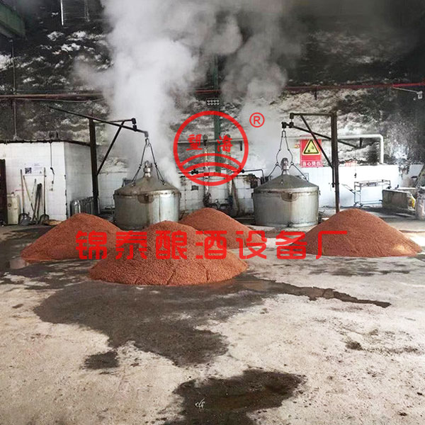 釀酒設(shè)備中的蒸餾設(shè)備作用有哪些？